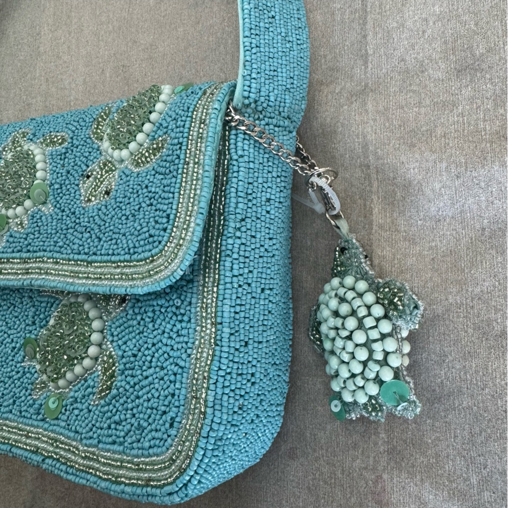 Made in India Blue beaded turtle bag with charm - Picture 3 of 6